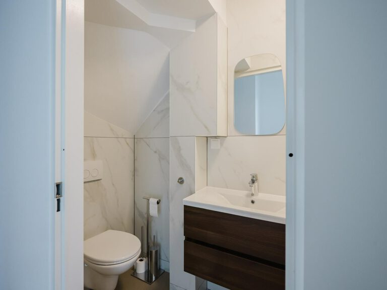 toilet 3-4-3-rectangle
