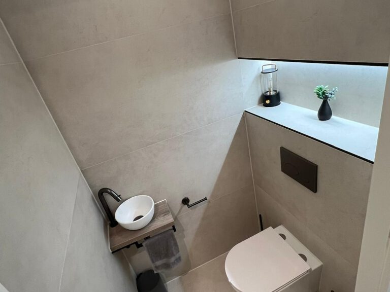 toilet 2-4-3-rectangle